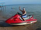 Скутер на пляже Иссык-куля