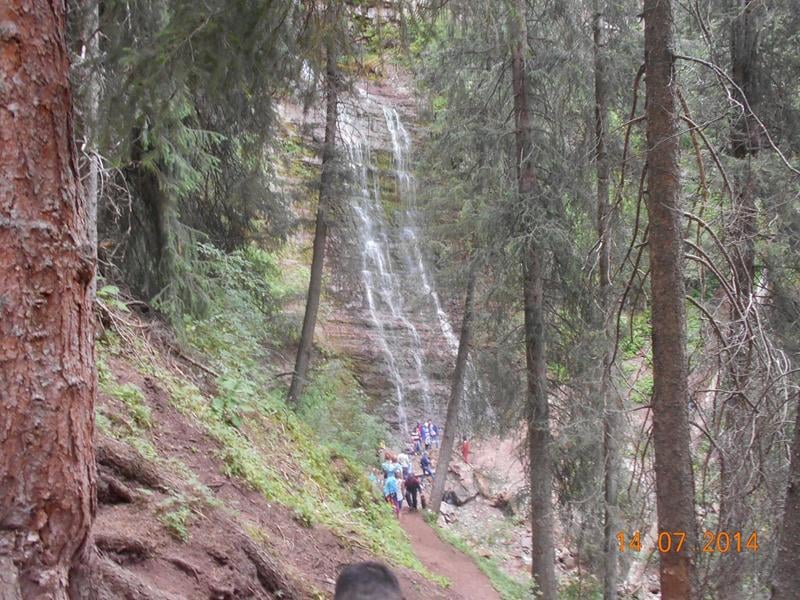 Водопад в ущелье Барскоон