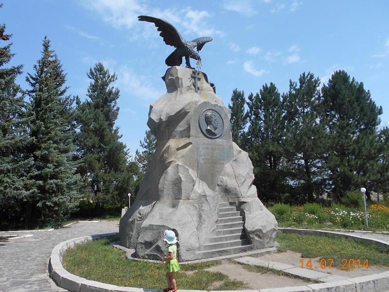 Памятник Н.М.Пржевальского в городе Каракол